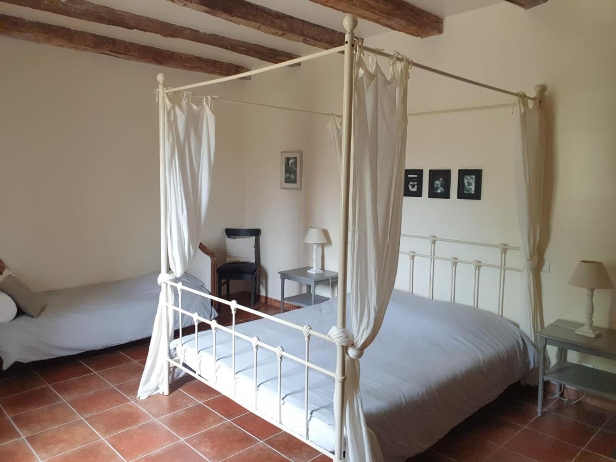 Chambre D'Hote "La Pierre" Domaine De Fonpeyroune Conne-de-Labarde Luaran gambar