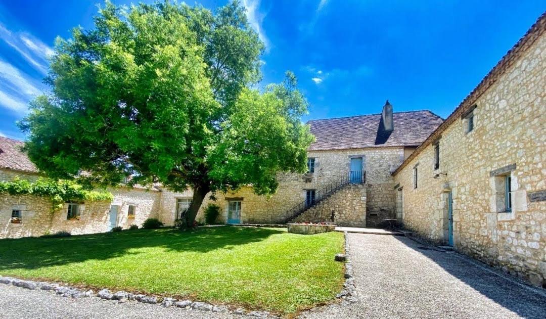 Chambre D'Hote "La Pierre" Domaine De Fonpeyroune Conne-de-Labarde Luaran gambar